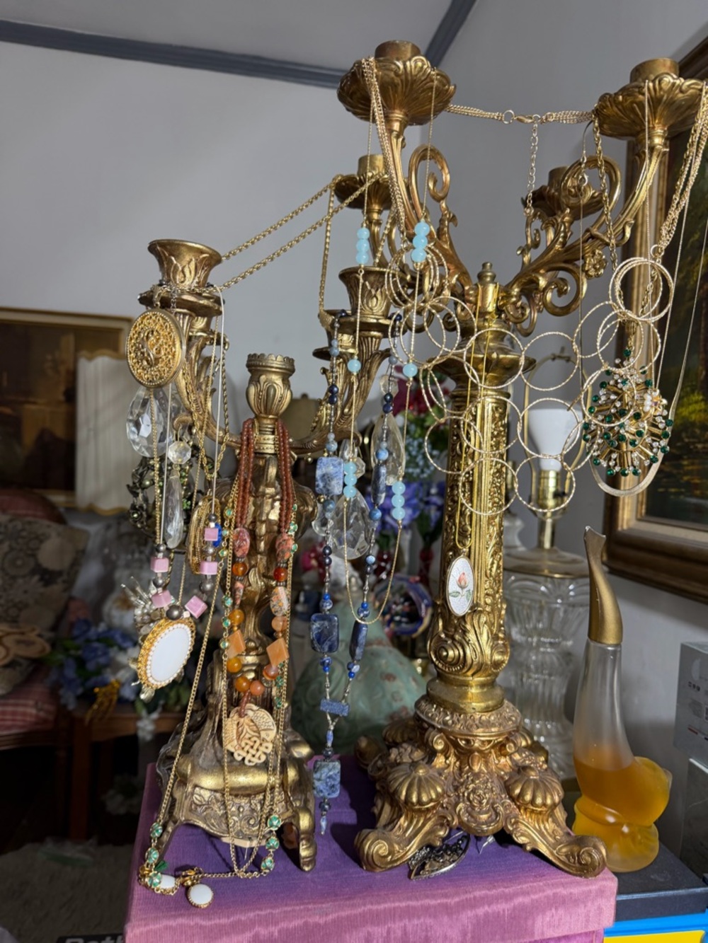 WONDERS FOUND-VINTAGE JEWELRY 7PM ET POSHMARK SHOW EVERY PURCHASE GETS GIFT - Picture 2 of 8